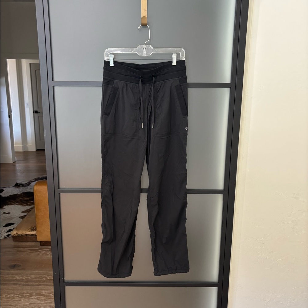 lululemon athletica women’s black Joggers size 6